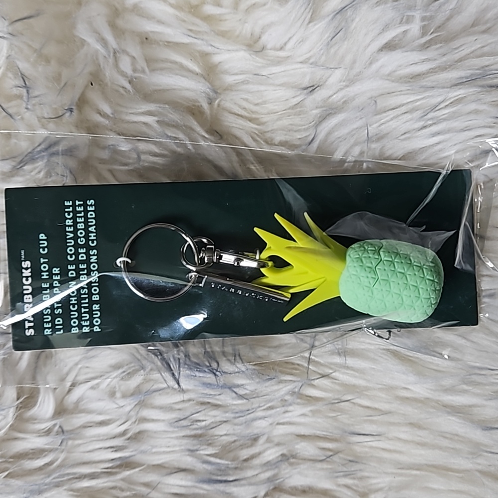 New 2024 starbucks stopper keychain